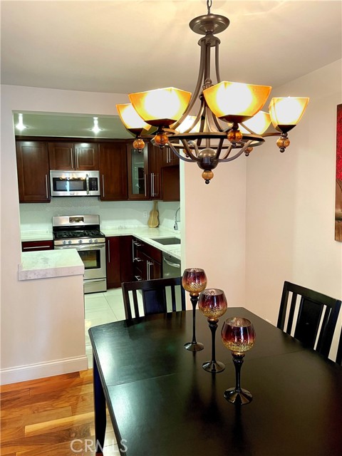 10435 Newhome Avenue, 3 photo 7