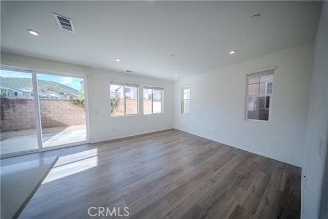 Detail Gallery Image 6 of 20 For 558 Pablo Rd, Lake Elsinore,  CA 92530 - 4 Beds | 3 Baths