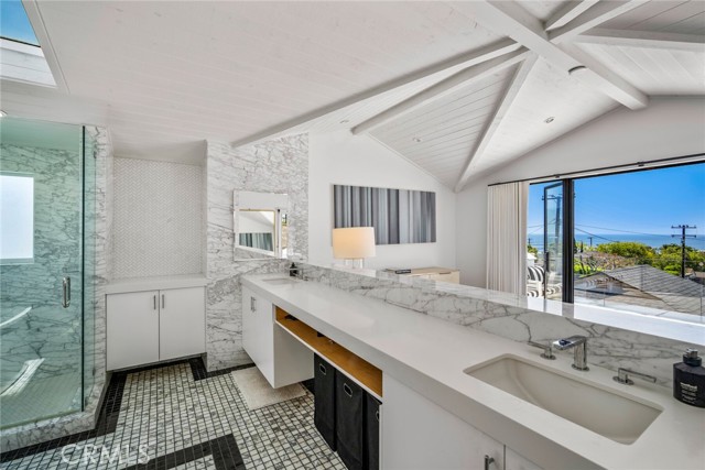 Detail Gallery Image 32 of 56 For 461 Poplar St, Laguna Beach,  CA 92651 - 4 Beds | 4 Baths