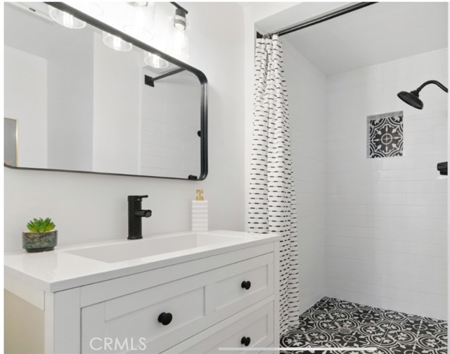 Detail Gallery Image 4 of 11 For 7686 Deer Trl, Yucca Valley,  CA 92284 - 3 Beds | 2 Baths