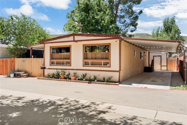 36200 Paradise Ranch Road, Castaic CA: https://media.crmls.org/medias/15a30574-4524-41fe-8164-2cb737a96d1d.jpg