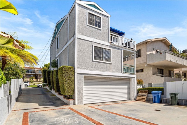 107 Guadalupe Avenue, Redondo Beach, California 90277, 2 Bedrooms Bedrooms, ,2 BathroomsBathrooms,Residential,Sold,Guadalupe,SB22089601