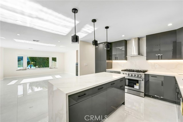 Detail Gallery Image 10 of 28 For 13433 Ebell St, Panorama City,  CA 91402 - 5 Beds | 4 Baths