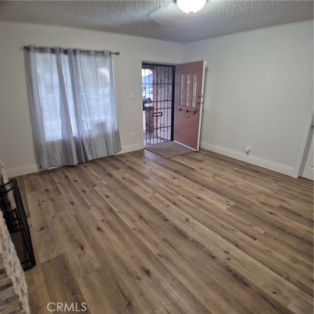 Detail Gallery Image 6 of 20 For 804 S Mayo Ave, Compton,  CA 90221 - 3 Beds | 1 Baths