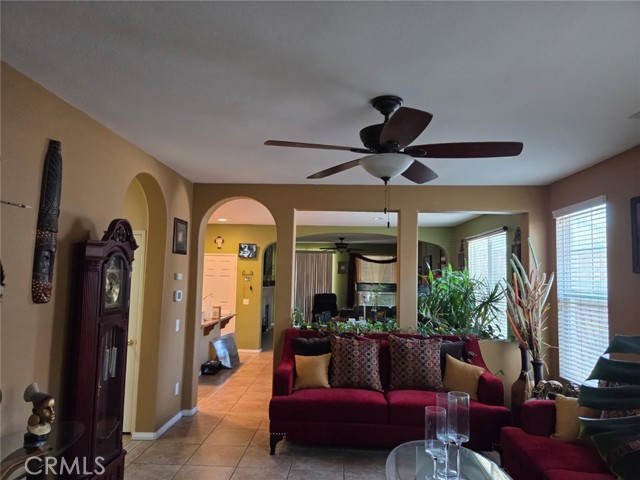 12333 Andrea Drive, Victorville CA: https://media.crmls.org/medias/15a4ed21-f284-4c4a-b349-d703c20fb401.jpg