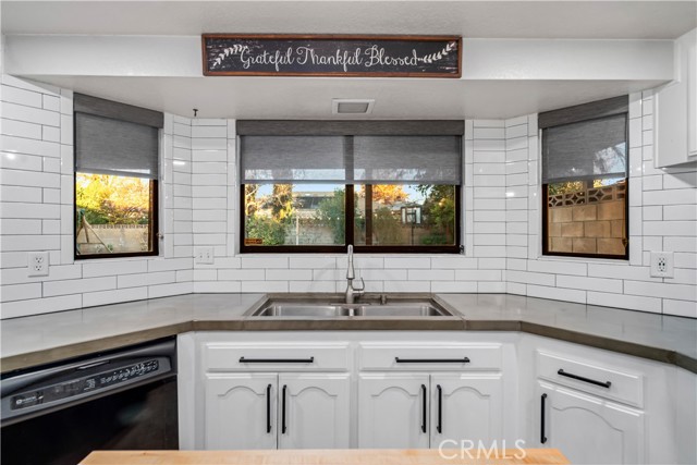 Detail Gallery Image 19 of 57 For 43034 Cherbourg, Lancaster,  CA 93536 - 3 Beds | 2 Baths