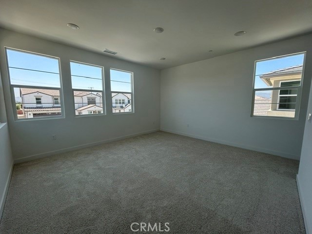 https://media.crmls.org/medias/15a661a9-8993-4a12-8240-57e30f5487a2.jpg?preset=X-Large