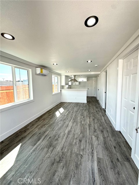 Detail Gallery Image 2 of 9 For 2368 E 107 Th St, Los Angeles,  CA 90002 - 3 Beds | 1 Baths