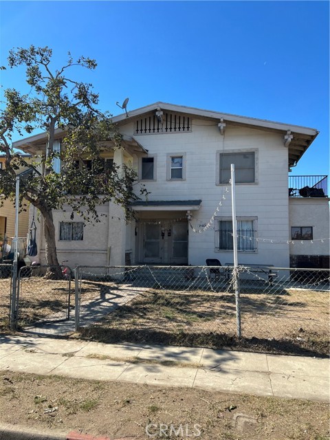 2103 3rd Avenue #4, Los Angeles, CA, 90018 2103 3rd Avenue #4, Los Angeles, CA, 90018