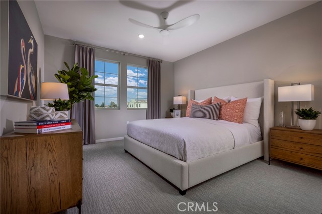 Front Image Thumbnail for CROC26048004