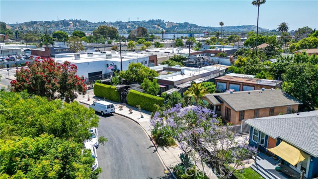 2949 S Harcourt Avenue, Los Angeles CA: https://media.crmls.org/medias/15a8091a-d1e9-4ea2-b54c-a1f23f03e02a.jpg