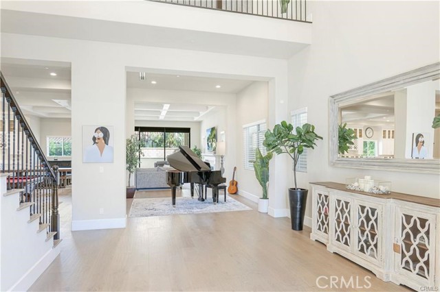 Detail Gallery Image 3 of 30 For 10178 Lightbreeze Cir, Huntington Beach,  CA 92646 - 5 Beds | 5 Baths