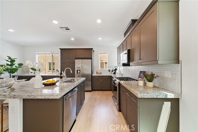 Detail Gallery Image 6 of 23 For 1419 St Simon Cir #E,  Alhambra,  CA 91803 - 4 Beds | 3/1 Baths
