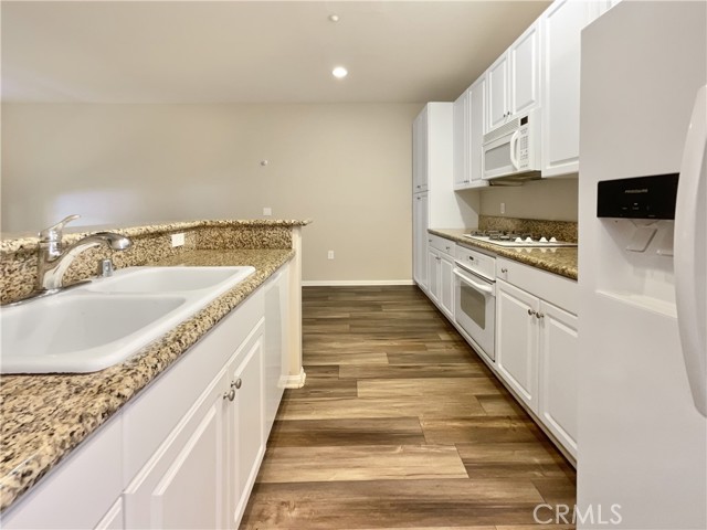 Detail Gallery Image 6 of 23 For 30505 Canyon Hills Rd #703,  Lake Elsinore,  CA 92532 - 2 Beds | 2/1 Baths