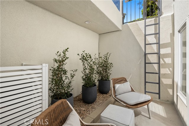 Detail Gallery Image 16 of 20 For 708 Iris Ave a,  Corona Del Mar,  CA 92625 - 3 Beds | 3 Baths