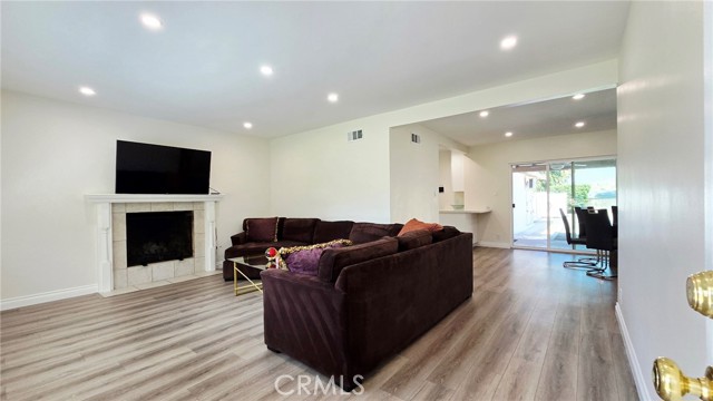 Detail Gallery Image 5 of 50 For 11141 Mcvine Ave, Sunland,  CA 91040 - 4 Beds | 3 Baths