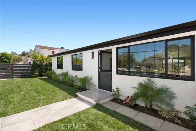 Detail Gallery Image 6 of 40 For 221 Monte Vista Ave, Costa Mesa,  CA 92627 - 5 Beds | 3/1 Baths