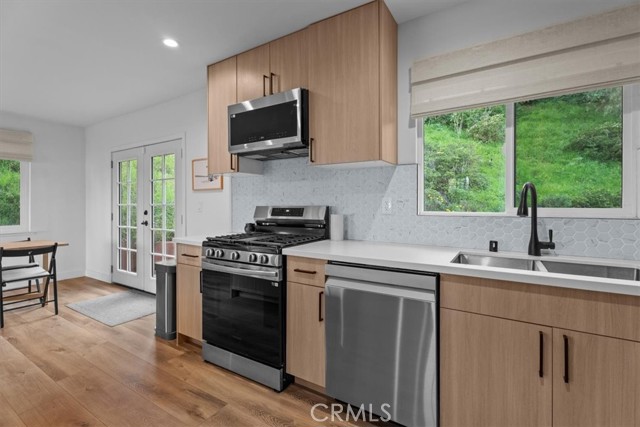 Detail Gallery Image 8 of 22 For 531 Rindge, Redondo Beach,  CA 90278 - 3 Beds | 2 Baths