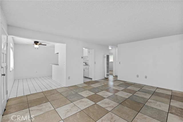 315 S Mistletoe Avenue, San Jacinto CA: https://media.crmls.org/medias/15ad4790-797c-4de0-a975-138735e7ba91.jpg