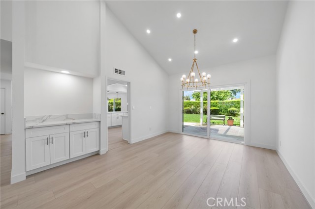 19735 Blythe Street, Winnetka CA: https://media.crmls.org/medias/15ad5de9-1917-48b3-8f2d-8adbc77d0102.jpg
