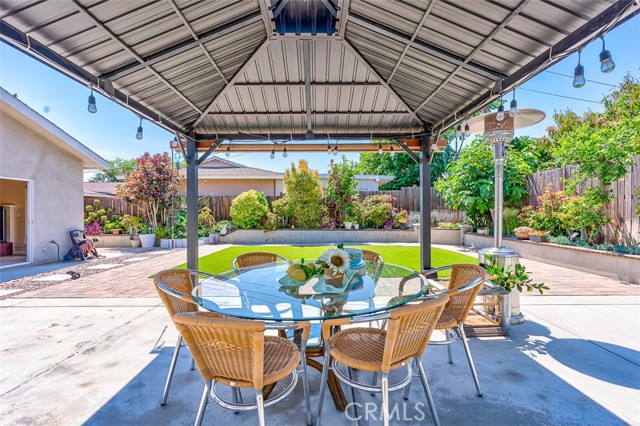 335 E Francis Avenue, La Habra CA: https://media.crmls.org/medias/15adccc2-fb29-439f-acfb-43b9611bfee3.jpg