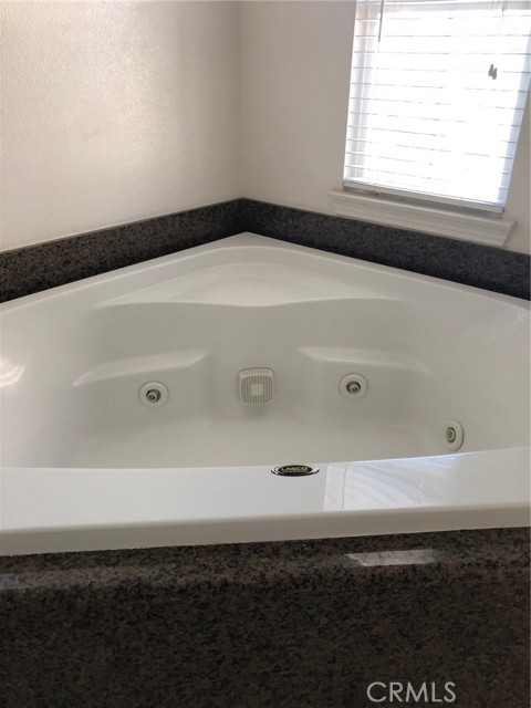 Detail Gallery Image 12 of 22 For 2889 Plaza Del Amo #502,  Torrance,  CA 90503 - 4 Beds | 3 Baths