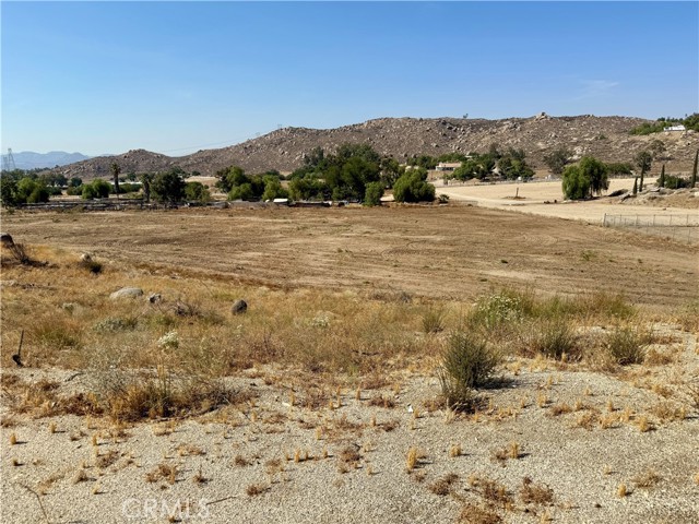 25 Juniper flats road, Nuevo CA: https://media.crmls.org/medias/15ae7a72-82ea-4a4e-82c1-e958c4f309b2.jpg