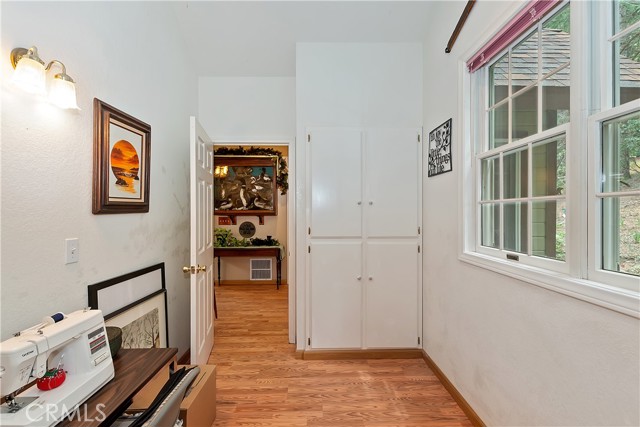 26349 Walnut Hills Drive, Lake Arrowhead CA: https://media.crmls.org/medias/15ae8be2-d9eb-4132-bf33-0a4b60198283.jpg