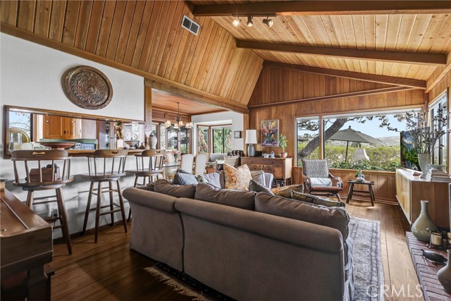 266 Grandview, Laguna Beach CA: https://media.crmls.org/medias/15aee3c5-359e-4e5a-a8d1-5a72b252d169.jpg