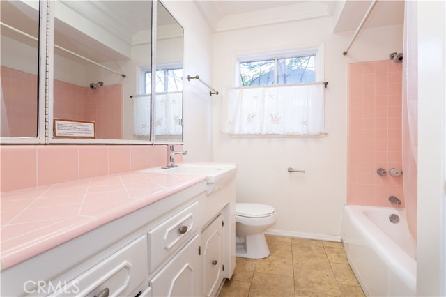 Detail Gallery Image 25 of 74 For 9826 Columbus, North Hills,  CA 91343 - 7 Beds | 5/1 Baths