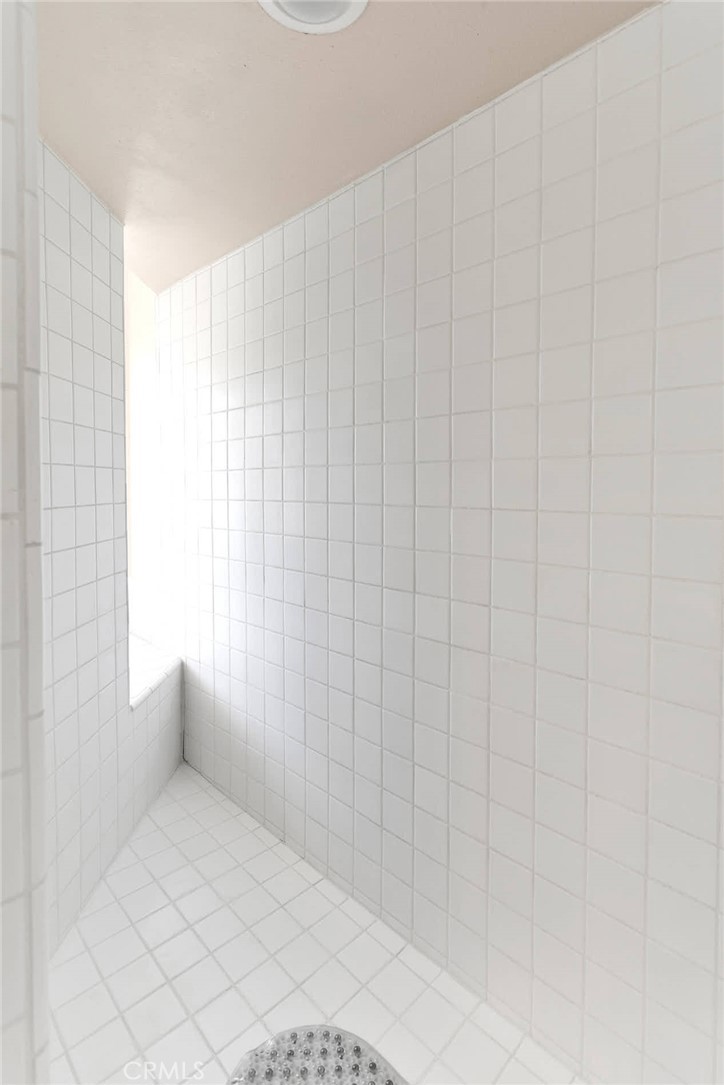 https://media.crmls.org/medias/15af9cfa-73a5-4625-833b-4ffda627ffb0.jpg?preset=X-Large