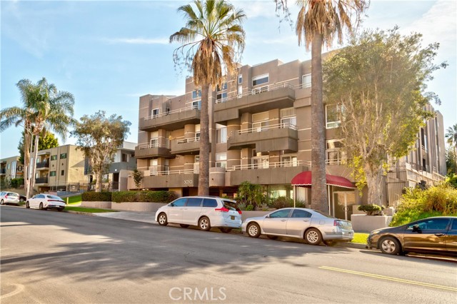Detail Gallery Image 1 of 1 For 5050 Maplewood Ave #104,  Los Angeles,  CA 90004 - 2 Beds | 2 Baths
