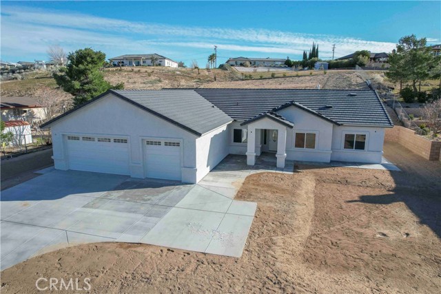 Detail Gallery Image 2 of 28 For 17850 Bangor Ave, Hesperia,  CA 92345 - 4 Beds | 2/1 Baths