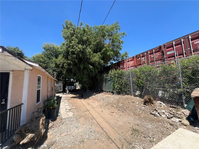 1327 S Gage Avenue, Los Angeles CA: https://media.crmls.org/medias/15b09903-395e-4d05-a733-af9ffe8f3cee.jpg