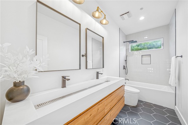 6692 Alamitos Circle, Huntington Beach CA: https://media.crmls.org/medias/15b3a49e-6da0-4ba0-aa3d-05a4256cbf99.jpg