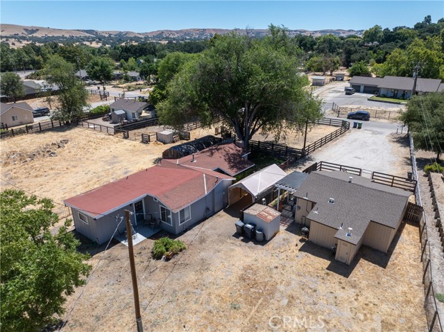 3360 Chico Road, Atascadero CA: https://media.crmls.org/medias/15b4619f-06fa-489f-b751-445e08fabfbb.jpg