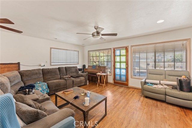 Detail Gallery Image 8 of 12 For 944 S Russelee Dr, West Covina,  CA 91790 - 2 Beds | 1 Baths
