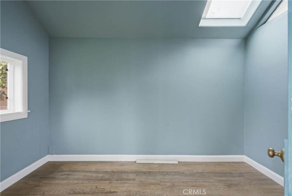 https://media.crmls.org/medias/15b53b35-dca6-44db-bf09-a7f6645dae98.jpg?preset=X-Large
