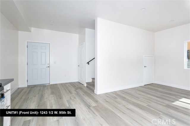 1241 W 95th Street, Los Angeles CA: https://media.crmls.org/medias/15b59708-4c0c-4d66-9a96-068398ce24e0.jpg