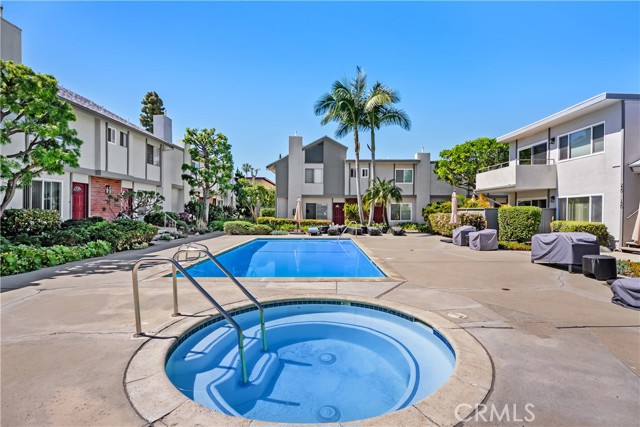 Detail Gallery Image 3 of 46 For 25837 Oak #111,  Lomita,  CA 90717 - 3 Beds | 2/1 Baths