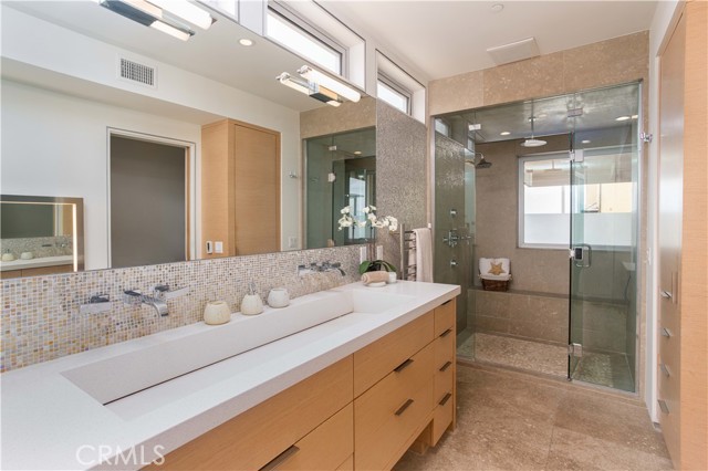 Bathroom with VIEWS from the Shower