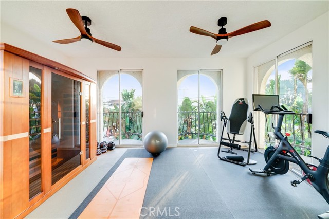 1119 9th Street, Hermosa Beach, California 90254, 5 Bedrooms Bedrooms, ,2 BathroomsBathrooms,Residential,Sold,9th,SB22164330