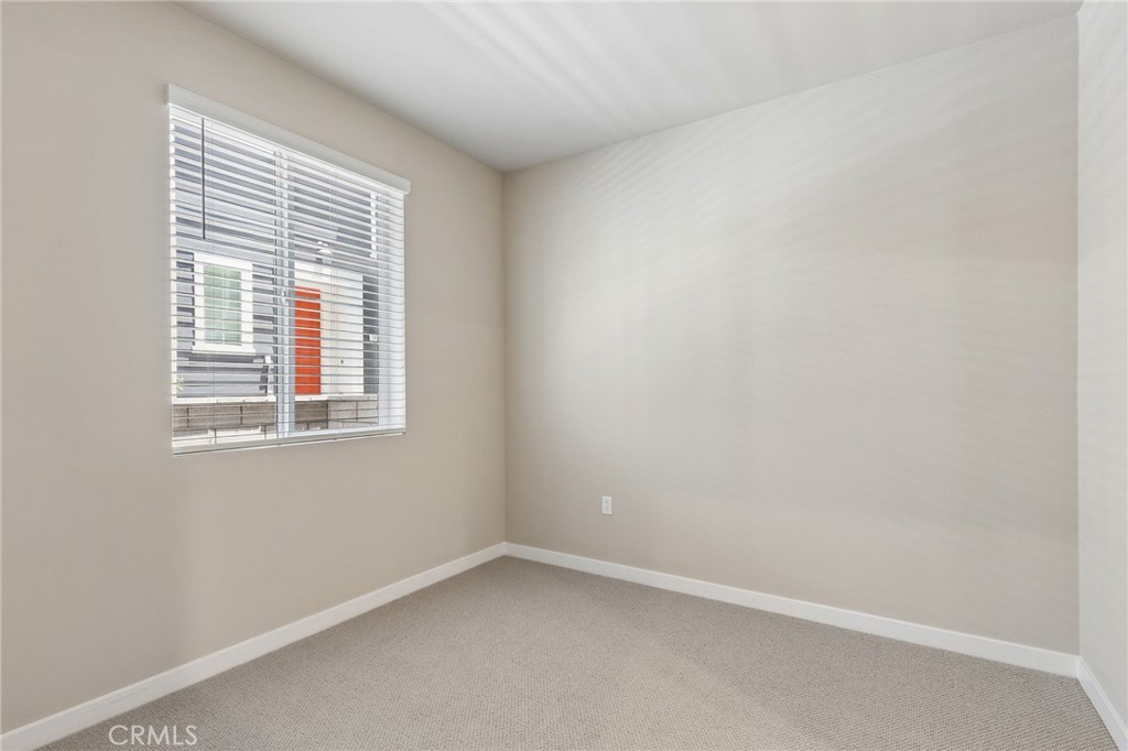 https://media.crmls.org/medias/15b68613-895b-45f1-8474-b3f1eee44b90.jpg?preset=X-Large