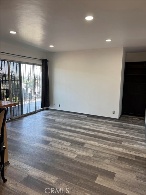 Detail Gallery Image 3 of 10 For 2257 Ewing St #5,  Los Angeles,  CA 90039 - 2 Beds | 1 Baths