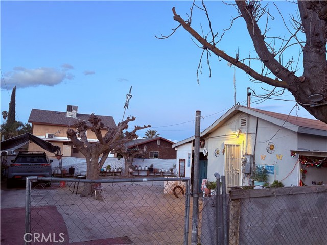 Detail Gallery Image 8 of 10 For 20937 Francis Dr, –,  CA 93261 - 5 Beds | 2 Baths