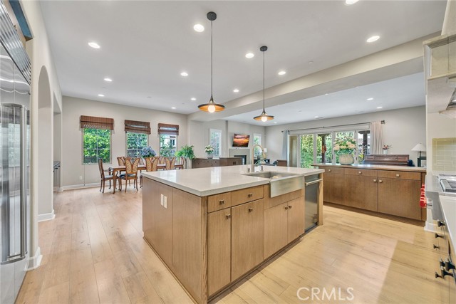 17 Lowland, Irvine CA: https://media.crmls.org/medias/15b7a79e-ec46-4dd5-999e-ac8cc04dab15.jpg