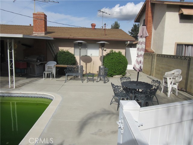 Detail Gallery Image 12 of 32 For 3636 Mapleleaf Dr, Riverside,  CA 92503 - 4 Beds | 2 Baths