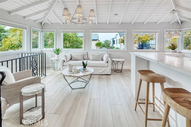 Detail Gallery Image 18 of 40 For 410 Acacia, Corona Del Mar,  CA 92625 - 2 Beds | 2 Baths