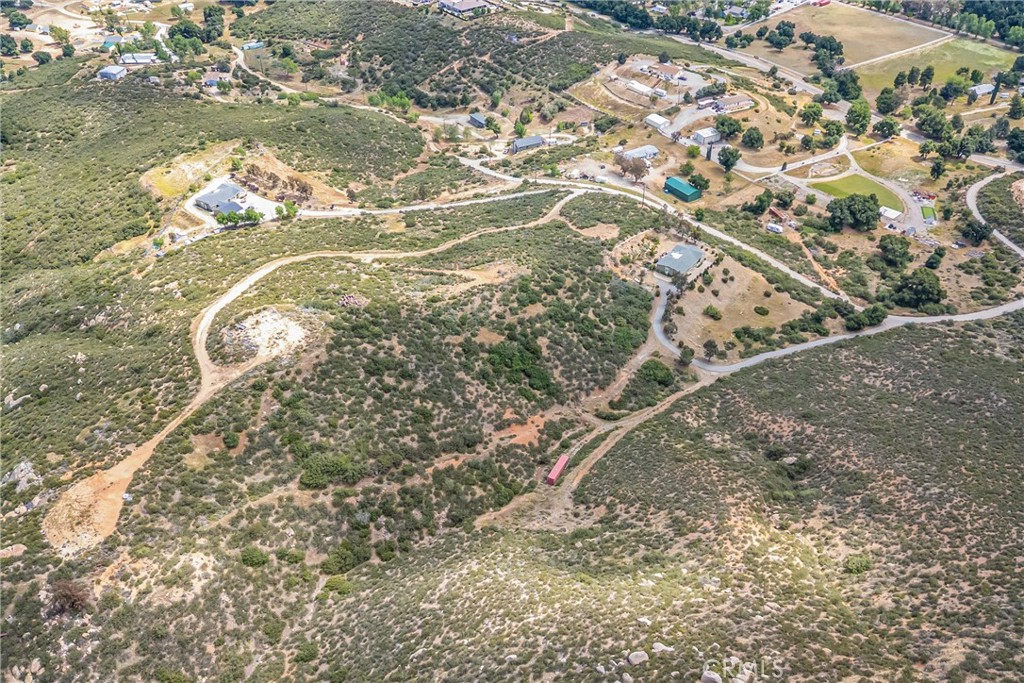 https://media.crmls.org/medias/15b93bba-e077-4919-a3b8-e36d3f255c1c.jpg?preset=X-Large