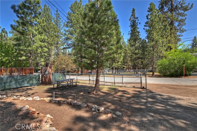 320 W Aeroplane Boulevard, Big Bear City CA: https://media.crmls.org/medias/15b97e45-cddf-4458-ac5e-393de49192c0.jpg